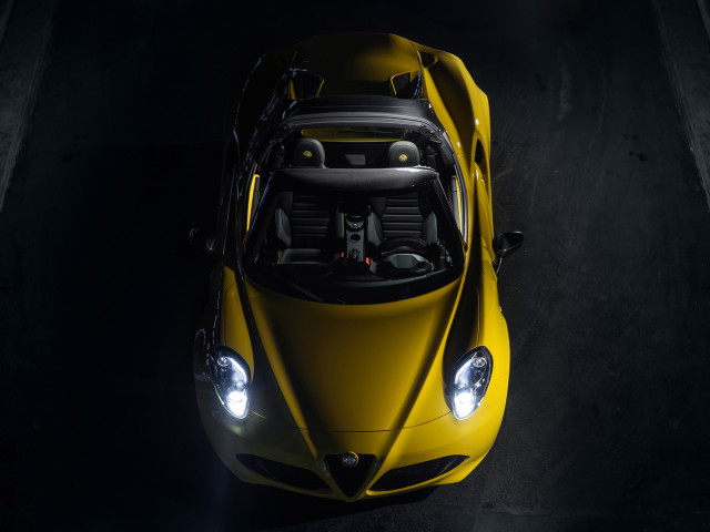 Alfa Romeo 4C Spider фото