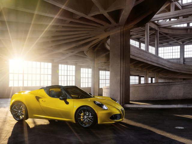 Alfa Romeo 4C Spider фото