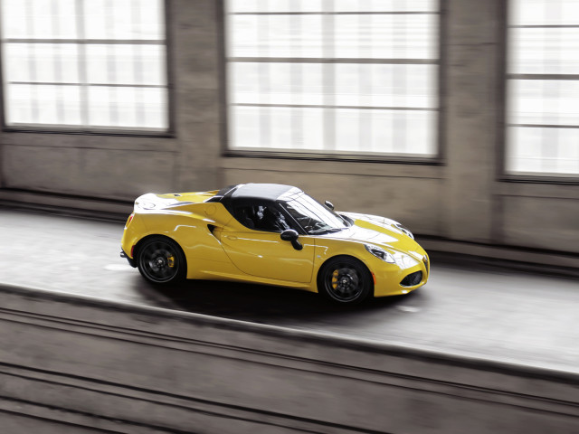 Alfa Romeo 4C Spider фото