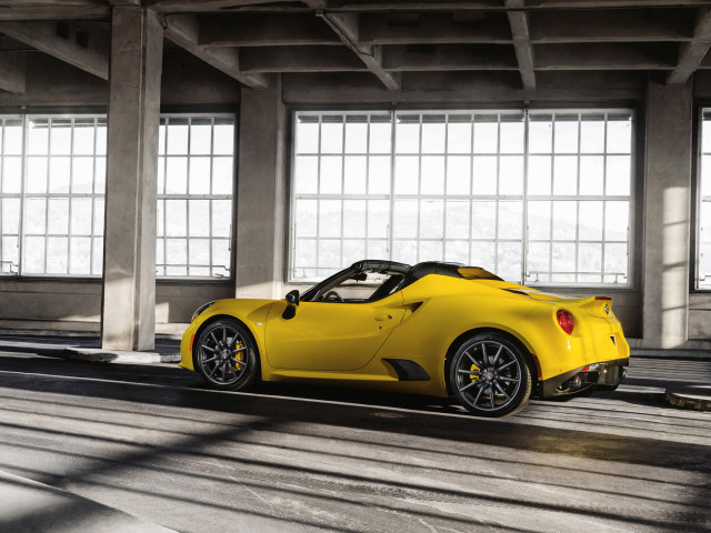 Alfa Romeo 4C Spider фото