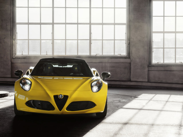 Alfa Romeo 4C Spider фото