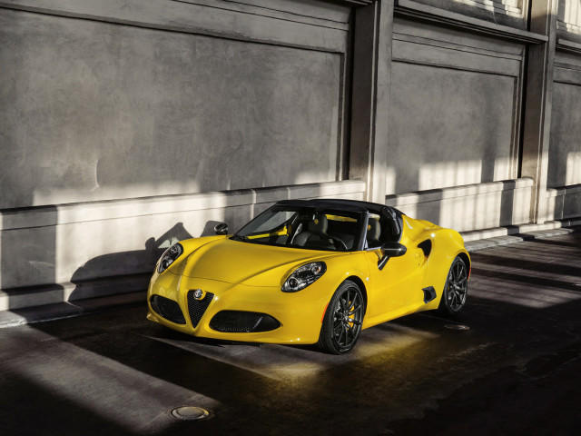 Alfa Romeo 4C Spider фото