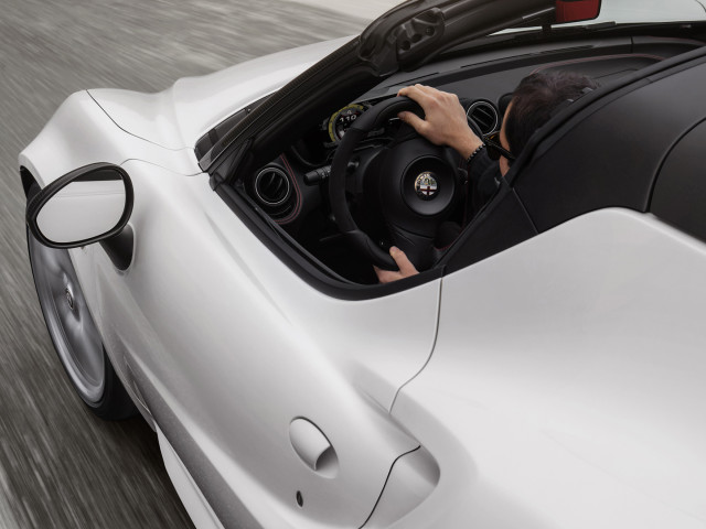 Alfa Romeo 4C Spider фото