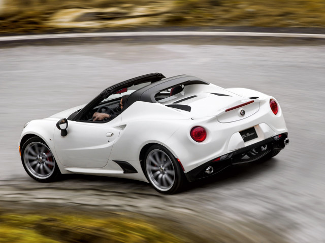 Alfa Romeo 4C Spider фото