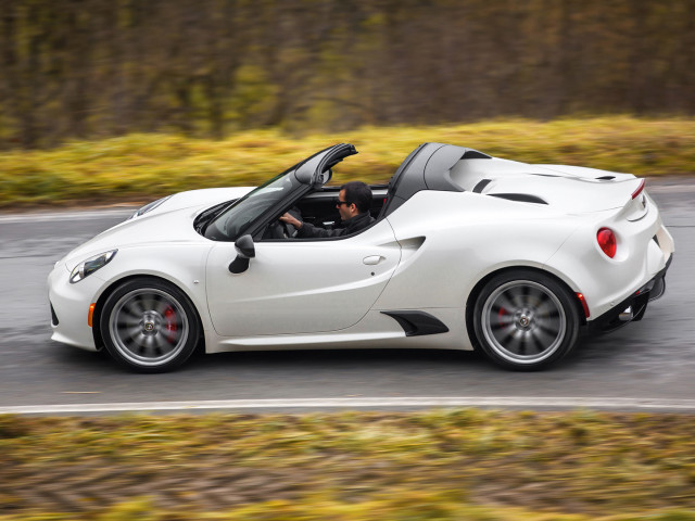 Alfa Romeo 4C Spider фото