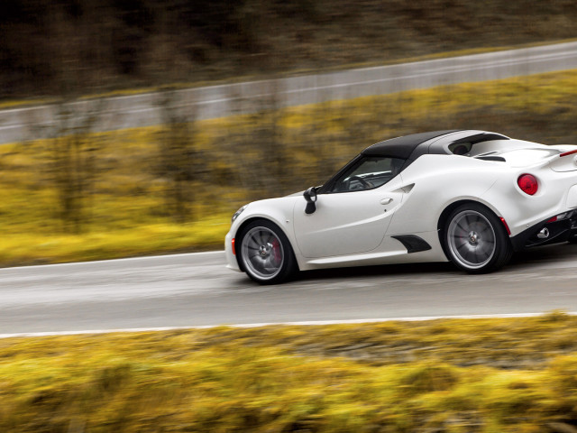 Alfa Romeo 4C Spider фото