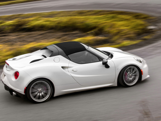 Alfa Romeo 4C Spider фото