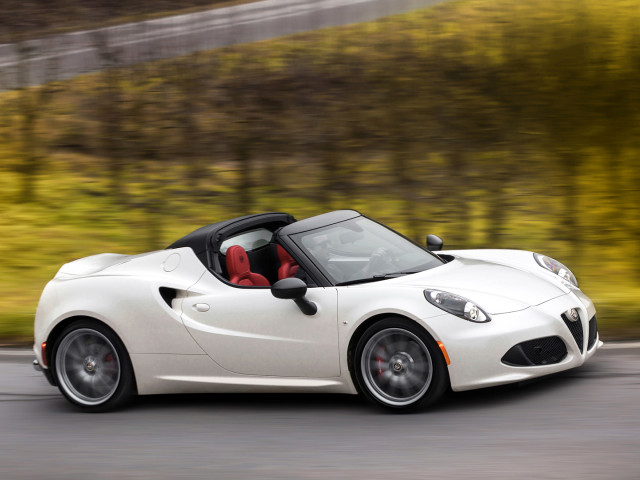 Alfa Romeo 4C Spider фото