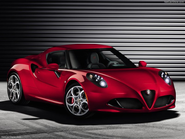 Alfa Romeo 4C фото