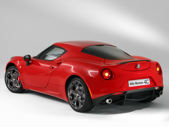 Alfa Romeo 4C фото