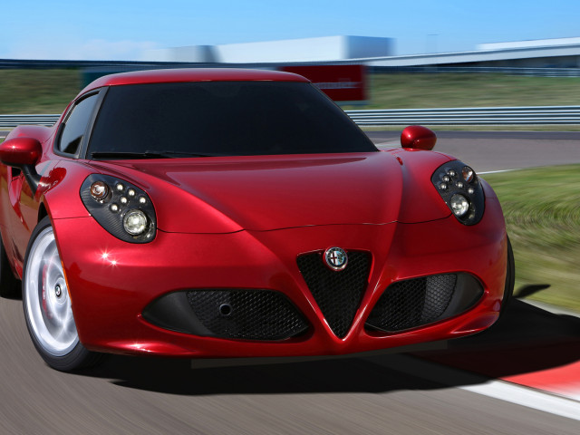 Alfa Romeo 4C фото