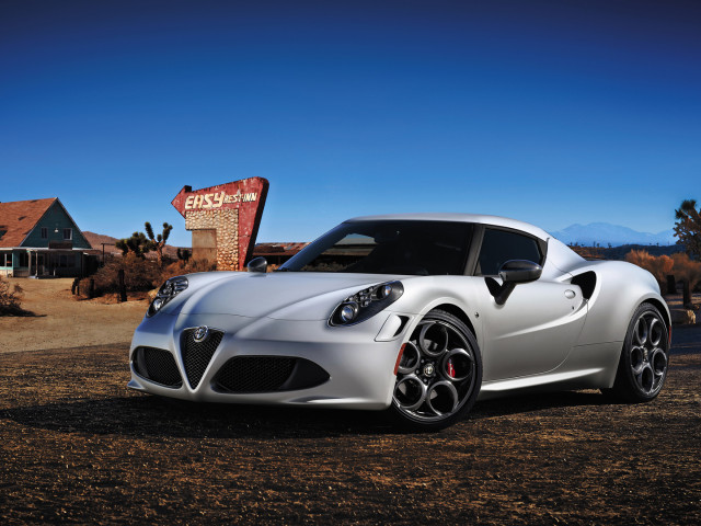 Alfa Romeo 4C фото