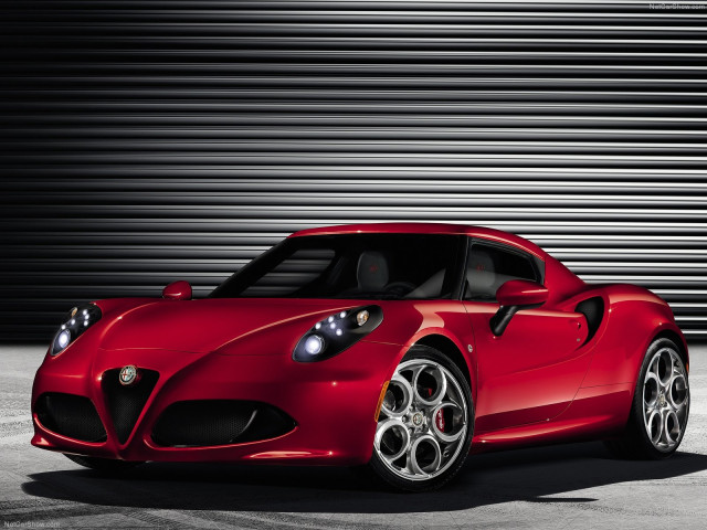 Alfa Romeo 4C фото