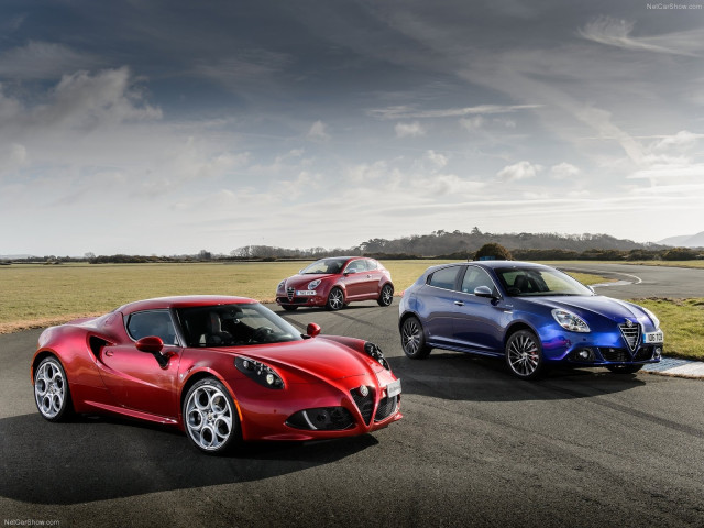 Alfa Romeo 4C фото