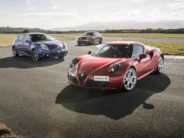 Alfa Romeo 4C фото