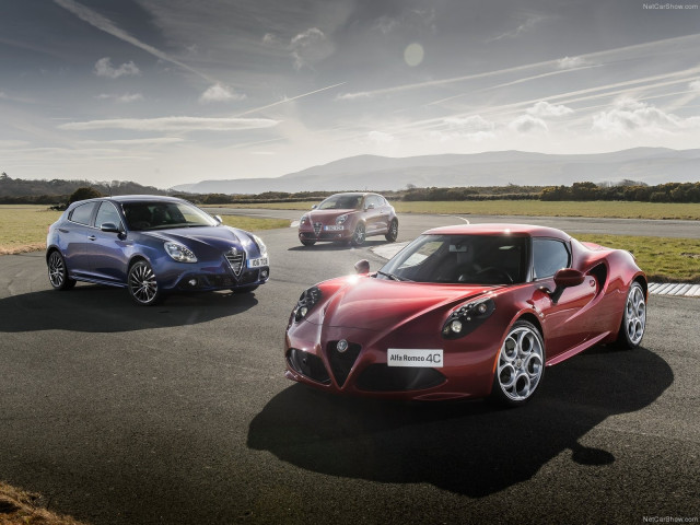 Alfa Romeo 4C фото