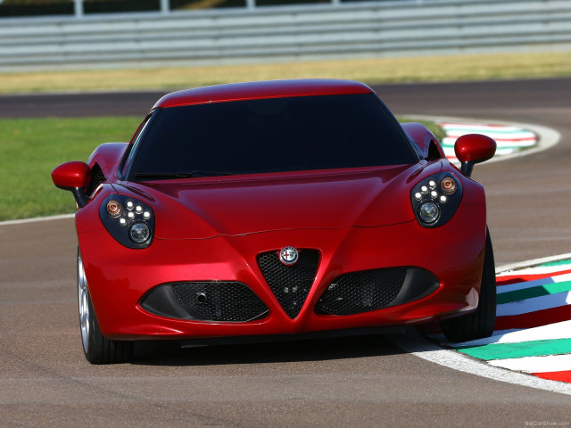 Alfa Romeo 4C фото