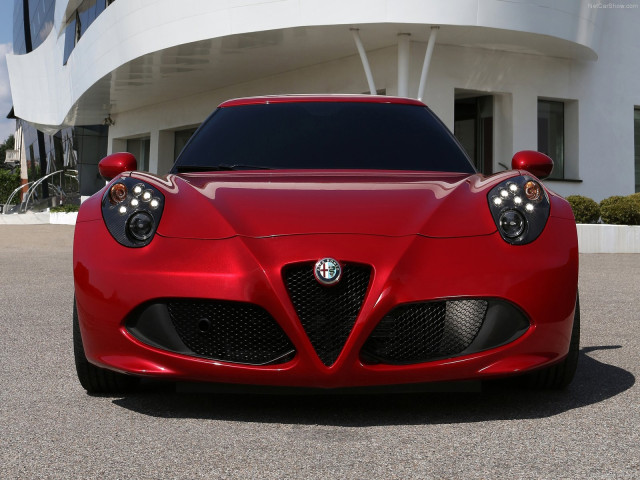 Alfa Romeo 4C фото