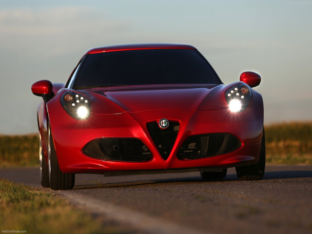 Alfa Romeo 4C фото