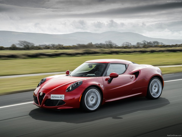 Alfa Romeo 4C фото