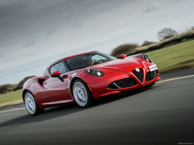 Alfa Romeo 4C фото