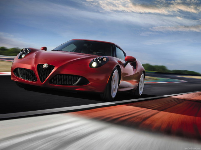 Alfa Romeo 4C фото