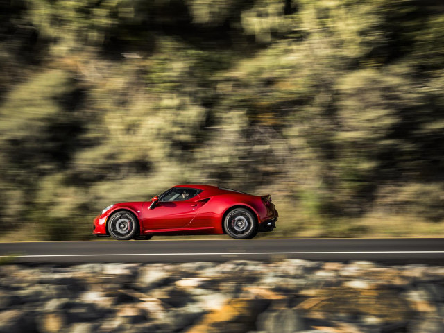 Alfa Romeo 4C фото