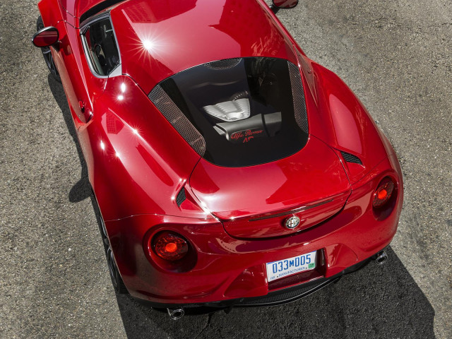 Alfa Romeo 4C фото