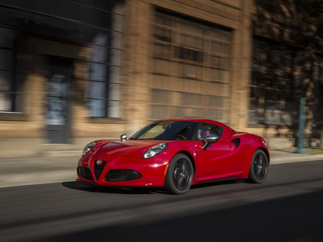 Alfa Romeo 4C фото