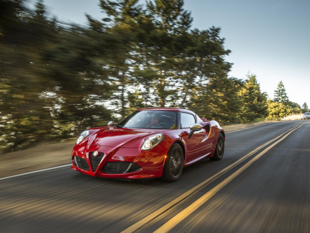 Alfa Romeo 4C фото