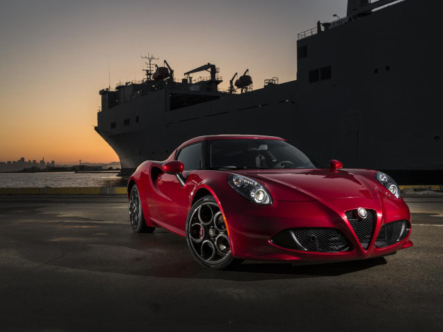 Alfa Romeo 4C фото