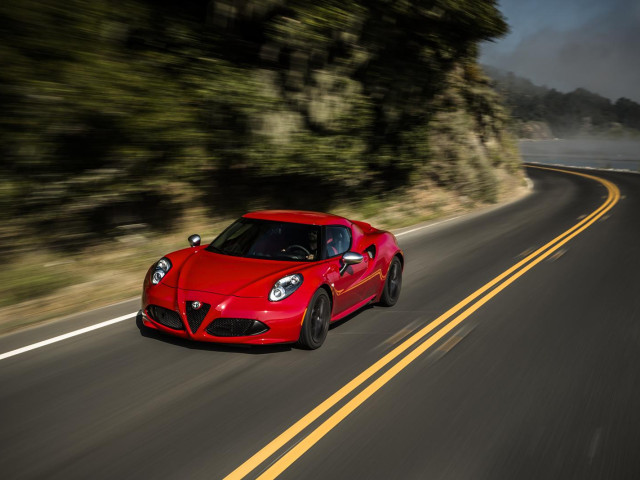 Alfa Romeo 4C фото