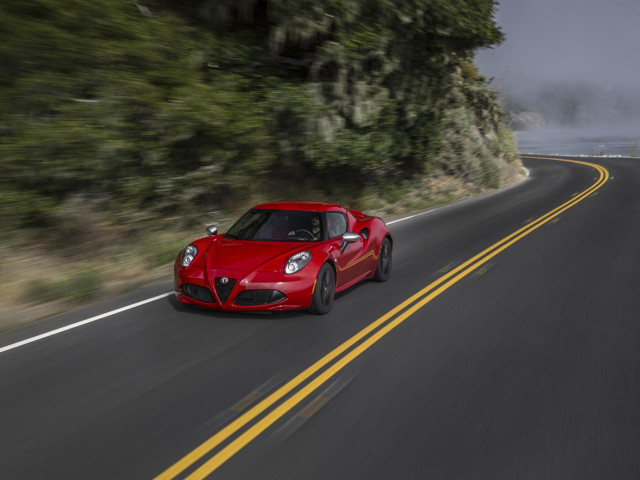 Alfa Romeo 4C фото