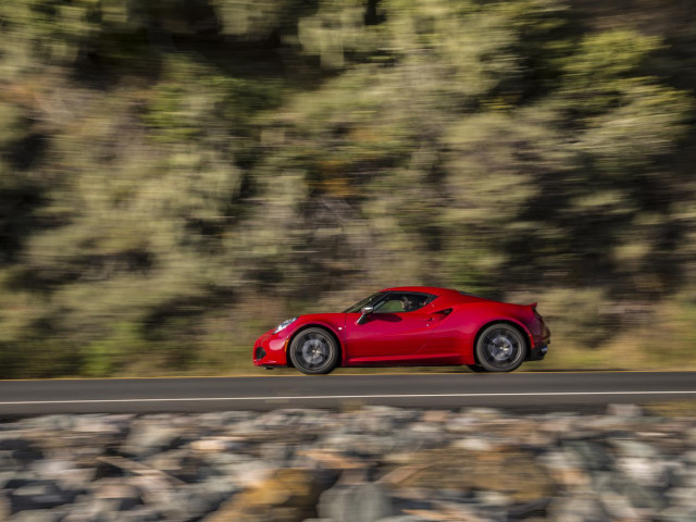 Alfa Romeo 4C фото