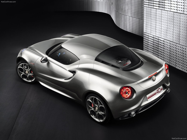 Alfa Romeo 4C фото