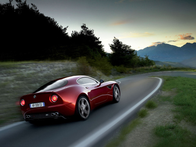 Alfa Romeo 8C Competizione фото