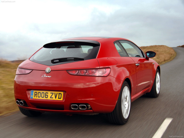 Alfa Romeo Brera фото