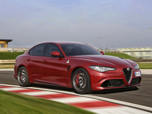 Alfa Romeo Giulia Quadrifoglio фото