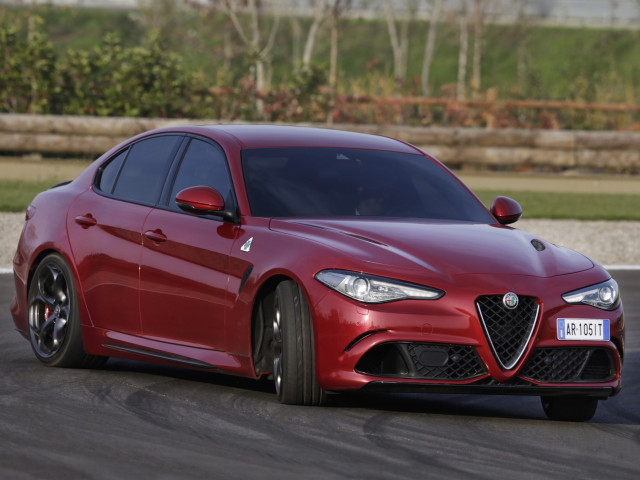 Alfa Romeo Giulia Quadrifoglio фото