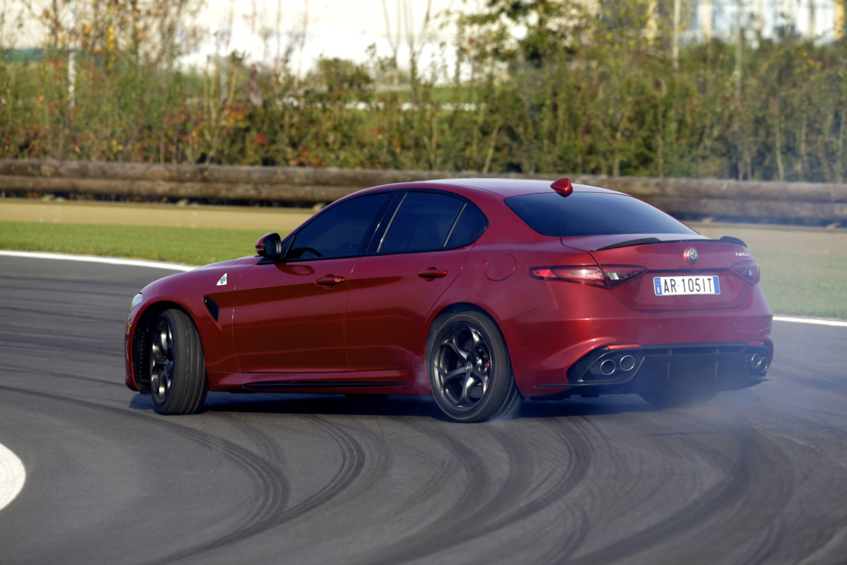 Alfa Romeo Giulia Quadrifoglio фото 171186