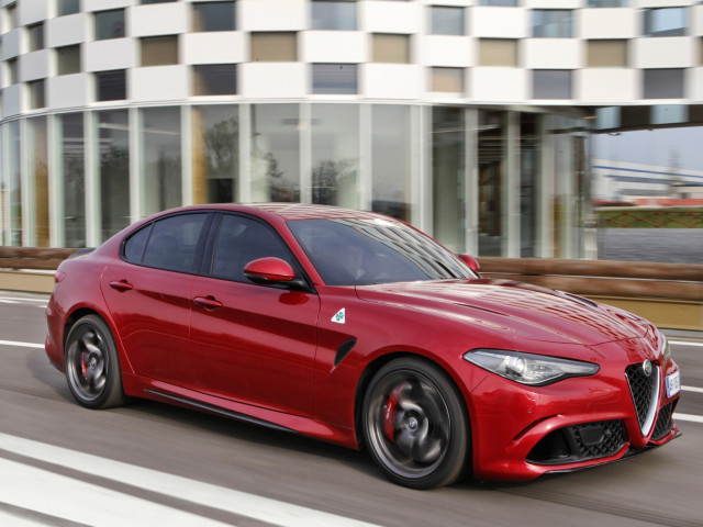 Alfa Romeo Giulia Quadrifoglio фото