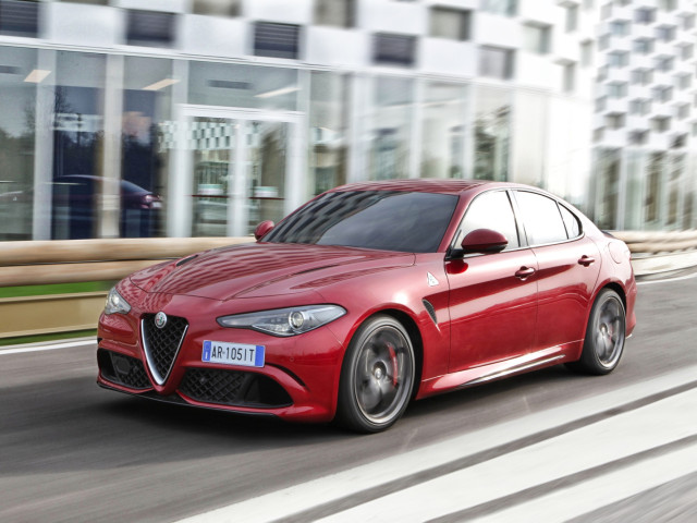 Alfa Romeo Giulia Quadrifoglio фото