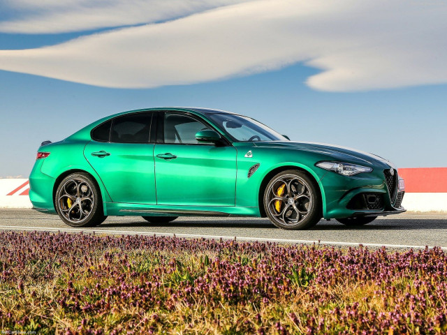 Alfa Romeo Giulia Quadrifoglio фото