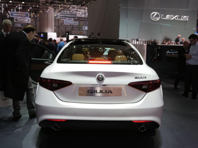 Alfa Romeo Giulia фото