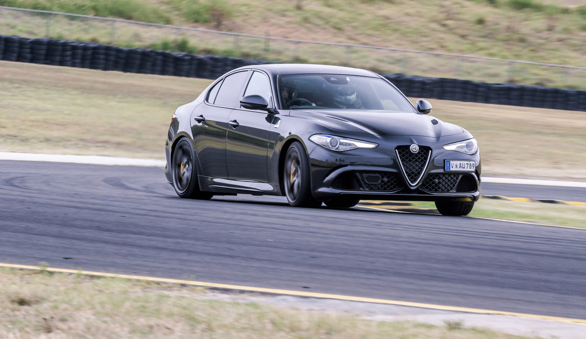 Alfa Romeo Giulia фото 180456