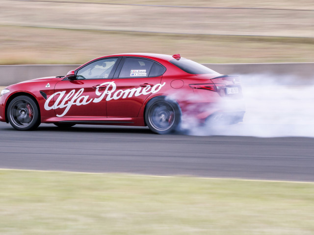 Alfa Romeo Giulia фото