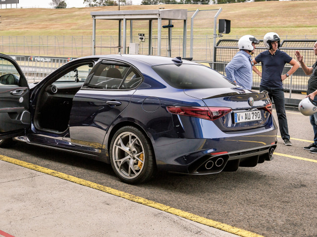 Alfa Romeo Giulia фото