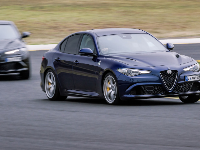 Alfa Romeo Giulia фото