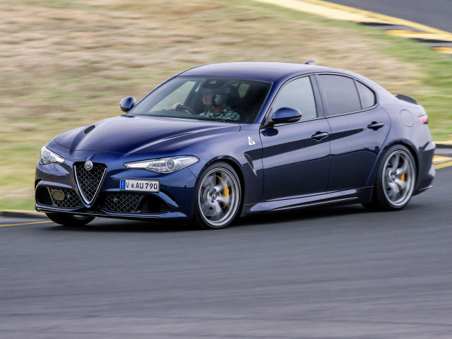 Alfa Romeo Giulia фото