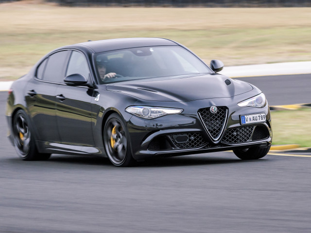 Alfa Romeo Giulia фото